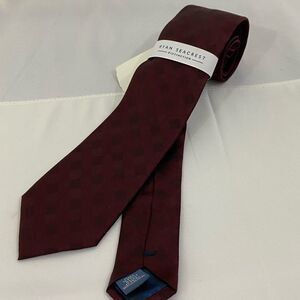 Ryan Seacrest Distinction Men’s Silk Tie Red